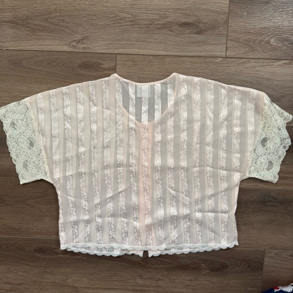 Coquette VTG Cropped Blush Pink Blouse with Metallic Thread Vintage Feminine - Picture 4 of 12